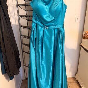 Elegant Teal Evening Gown
